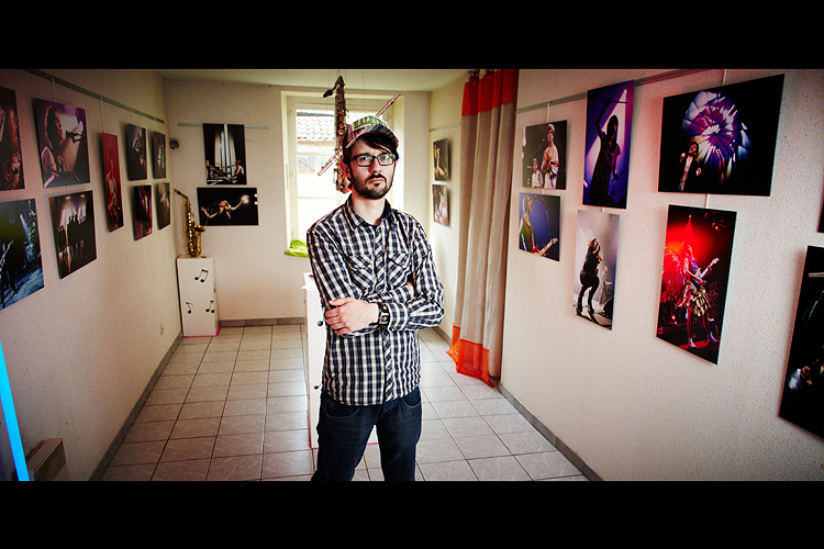 Autoportrait au sourire discret mais à la joie intérieure immense Autoportrait au sourire discret mais à la joie intérieure immense
