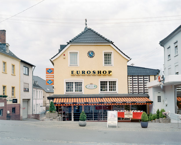 http://www.arnopaul.net/files/gimgs/16_arnopaul-3f2014-16.jpg