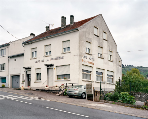 http://www.arnopaul.net/files/gimgs/16_arnopaul-3f2014-23.jpg