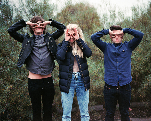 http://www.arnopaul.net/files/gimgs/3_arnopaul-londongrammar2.jpg