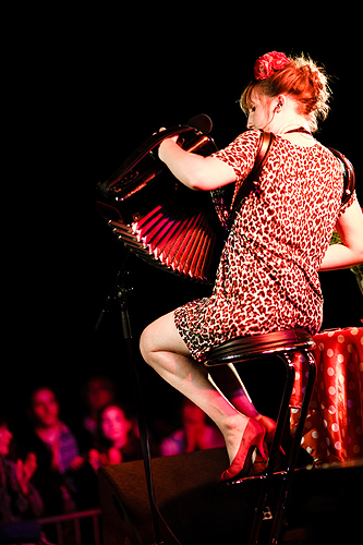 http://www.arnopaul.net/files/gimgs/4_arnopaul-zazafournier-20090725.jpg